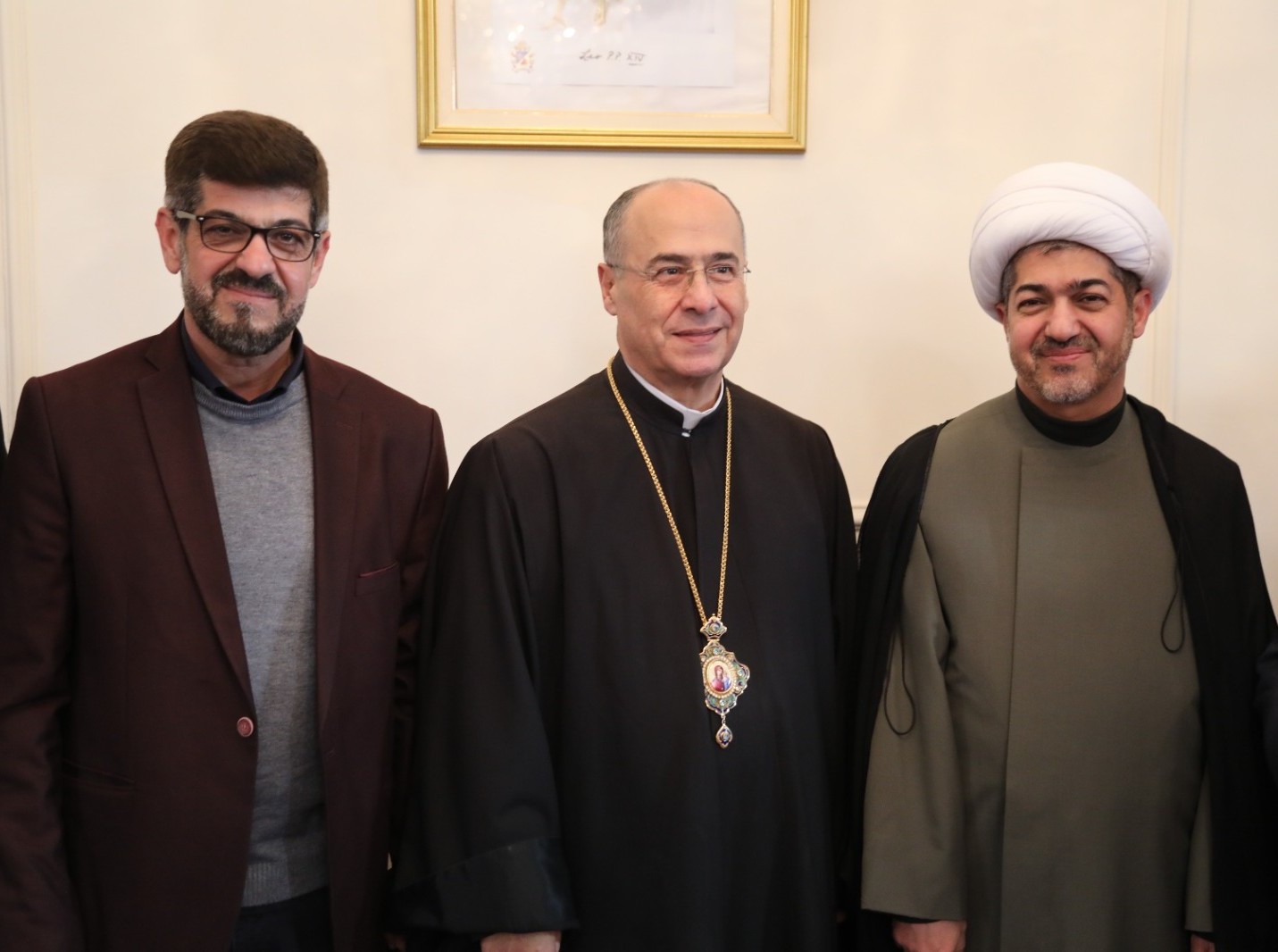 النابلسي يزور المطرانيين عمار وحداد مهنئاً بالميلاد النابلسي يزور المطرانيين عمار وحداد مهنئاً بالميلاد